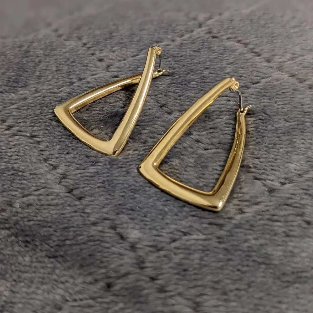 Vintage Goldtone Unique Triangle Shaped Semi-Hoop Style Earrings - Picture 4 of 5